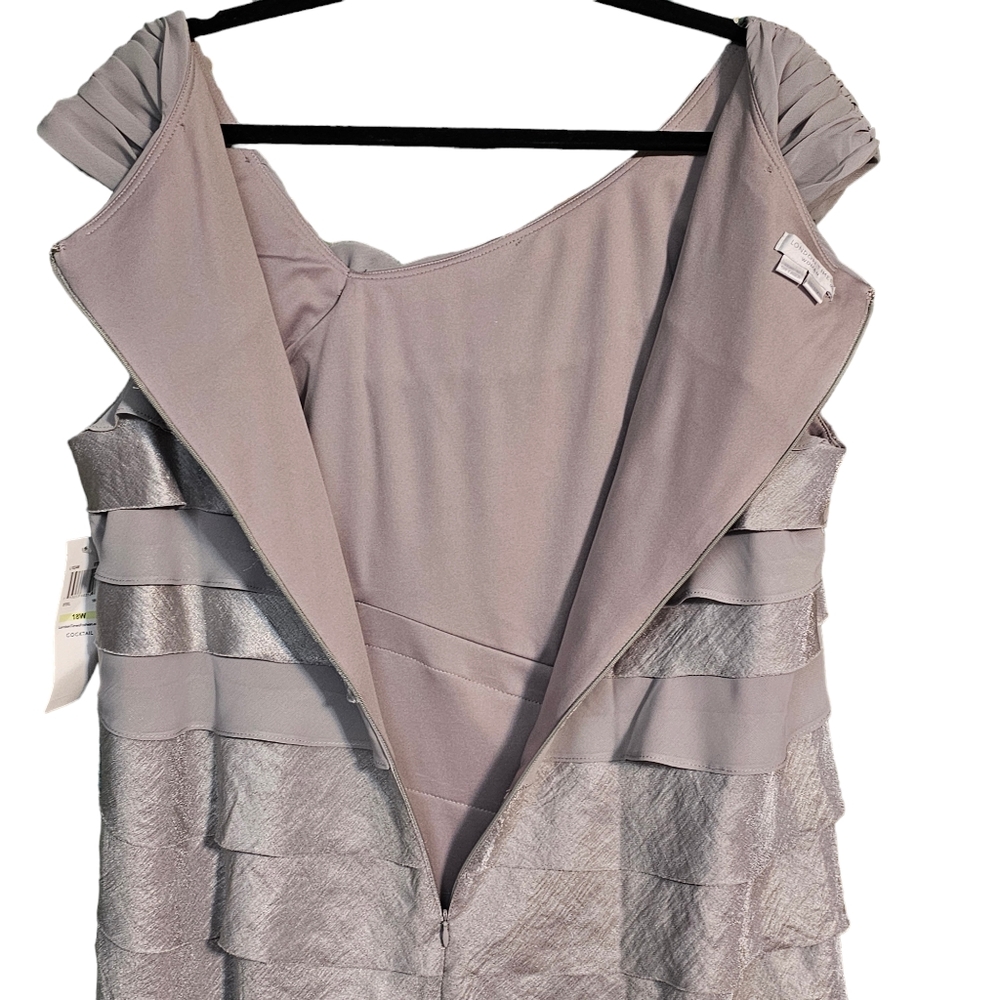 London Times Tiered Shutter Sheath Cocktail Silver Rosette Dress Size 18W - Picture 9 of 12